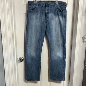 Levi's Classic Indigo Straight Jeans